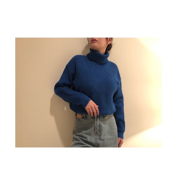 Electric blue turtleneck sweater, - Picture 1 of 4